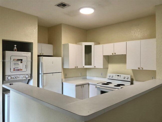 Building Photo - 1008 NW 2nd Ave