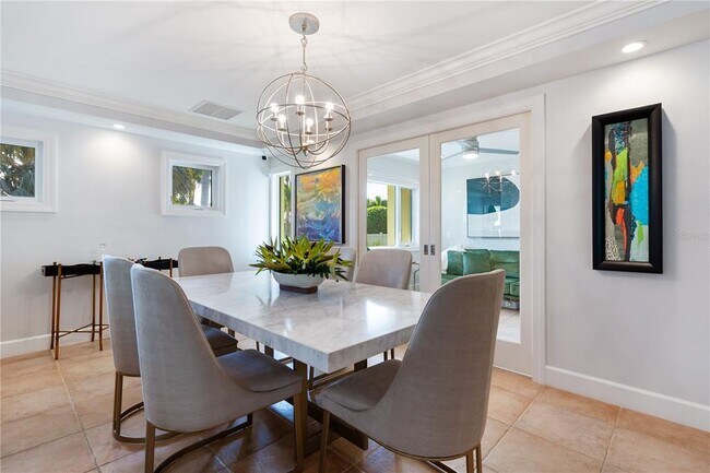 Building Photo - 606 Owl Way