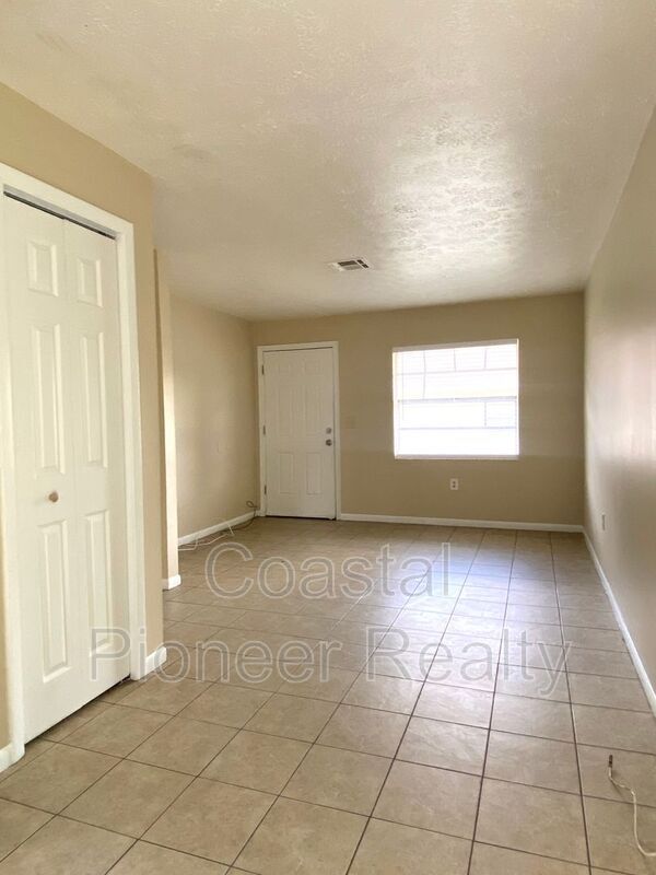 Building Photo - 1503 E 97th Ave