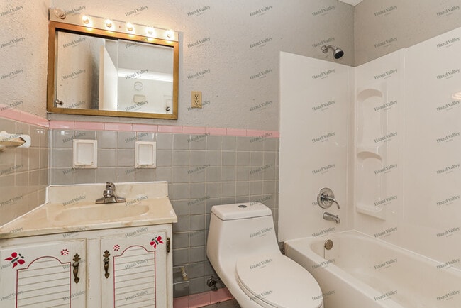 Building Photo - 2974 Libra Ln