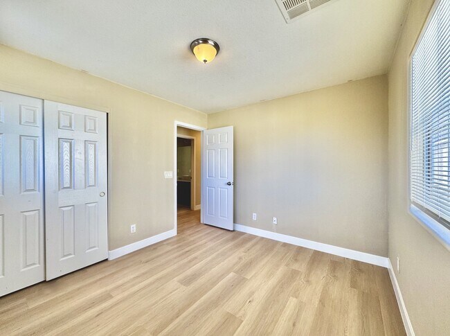 Building Photo - 4967 Crimson Mare Rd