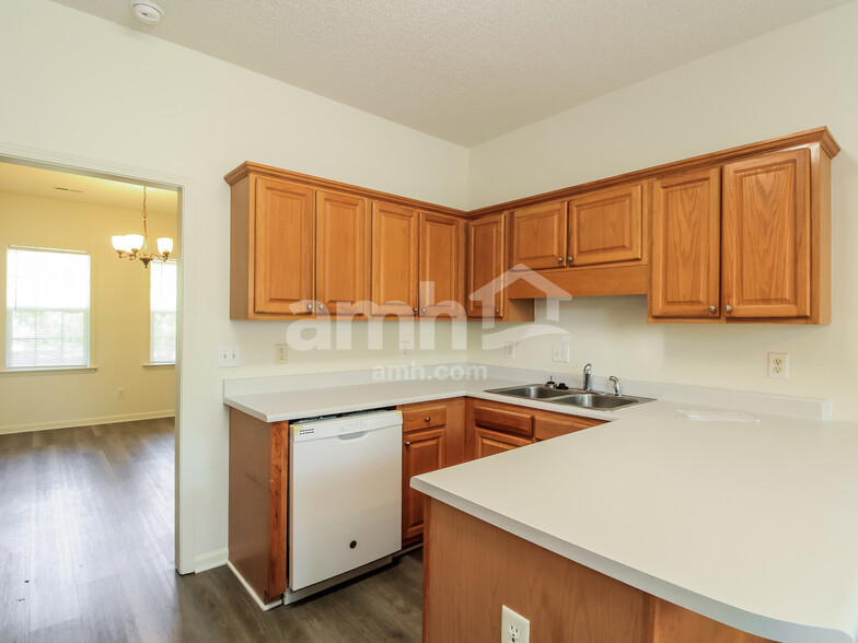 Building Photo - 117 Delham Ct