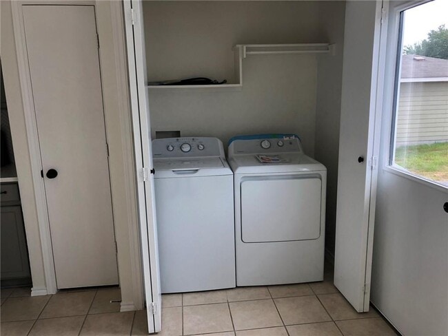 Building Photo - 165 Michaelis Rd