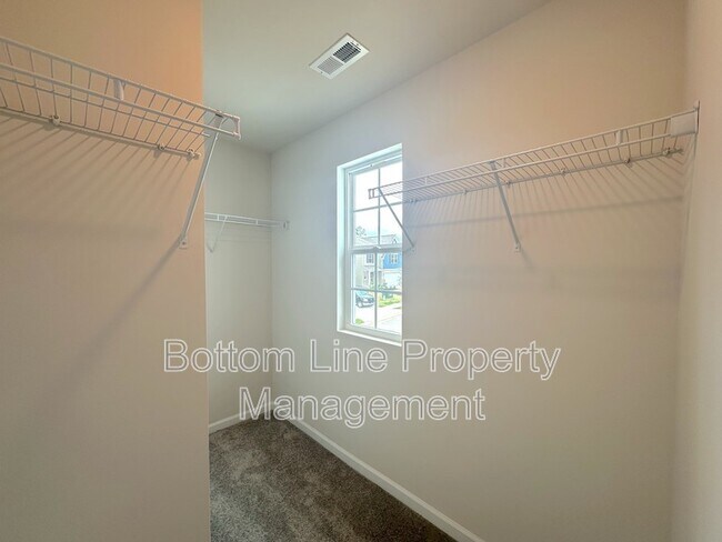 Building Photo - 5336 Small St