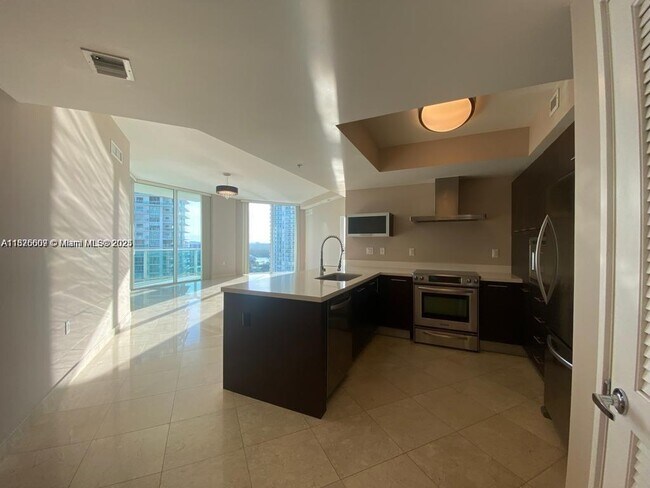 Building Photo - 150 Sunny Isles Blvd