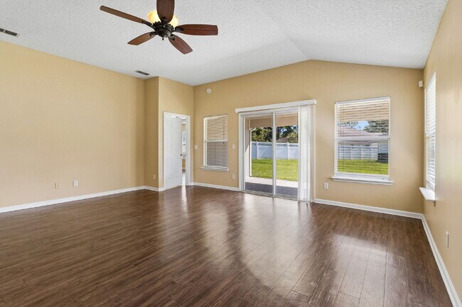 Building Photo - Single-Story OakLeaf Plantation Home Near Shopping, Schools and Recreation