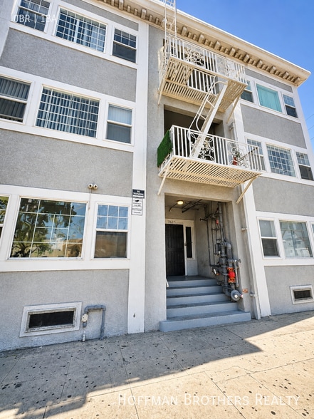 Building Photo - 1318 S Pacific Ave