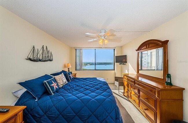 Building Photo - 6357 Bahia Del Mar Blvd S