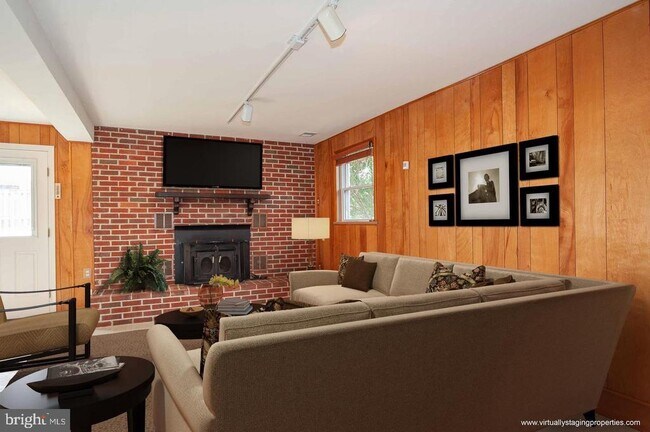 Building Photo - 5931 Peverill Dr