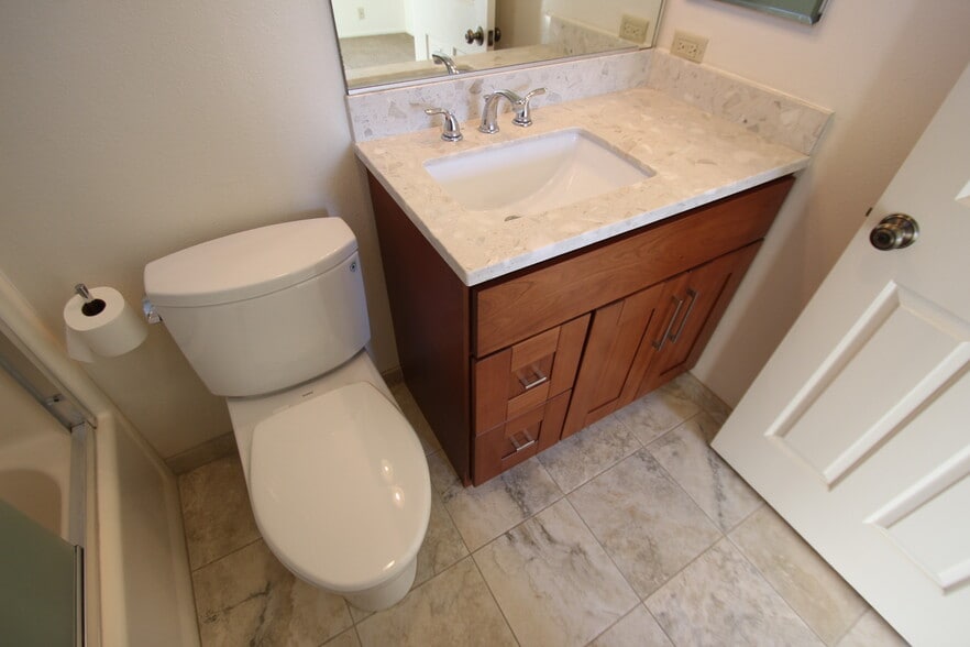 Master Bathroom - 119 Loma Vista St