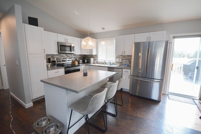 Building Photo - Gorgeous 4br home on nice lot with no backyard neighbors!