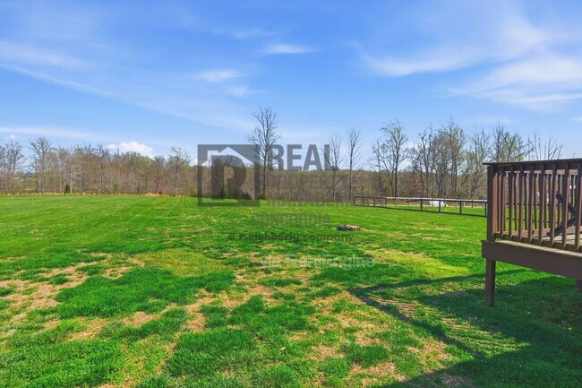 Building Photo - 312 Meadows Rd