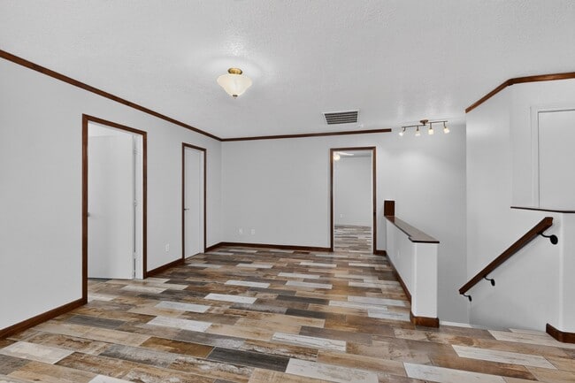 Building Photo - 624 Torretta Dr SW