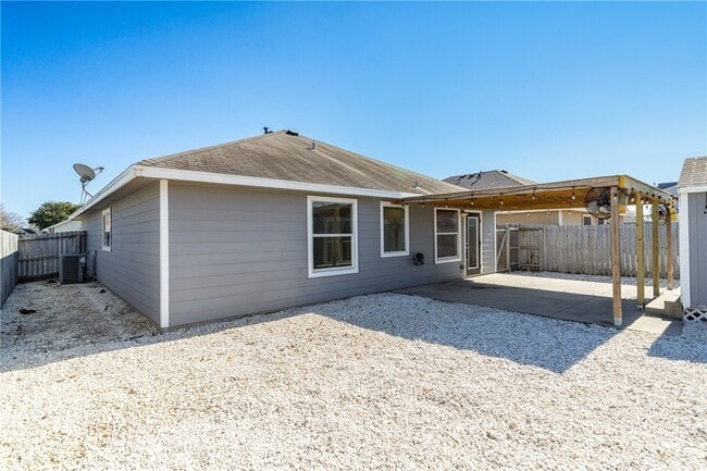 Building Photo - 2317 White Star Dr