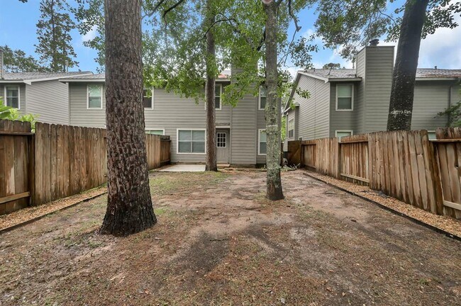 Building Photo - 27 S Villa Oaks Dr