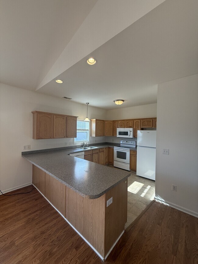 Building Photo - 232 Rutledge Ave