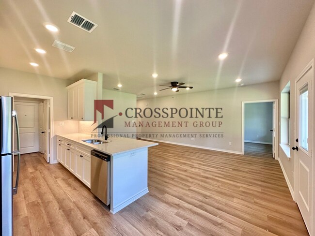 Building Photo - 2408 Henshaw Crk Dr