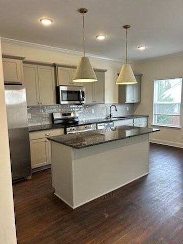 Building Photo - 5546 Stream Ln