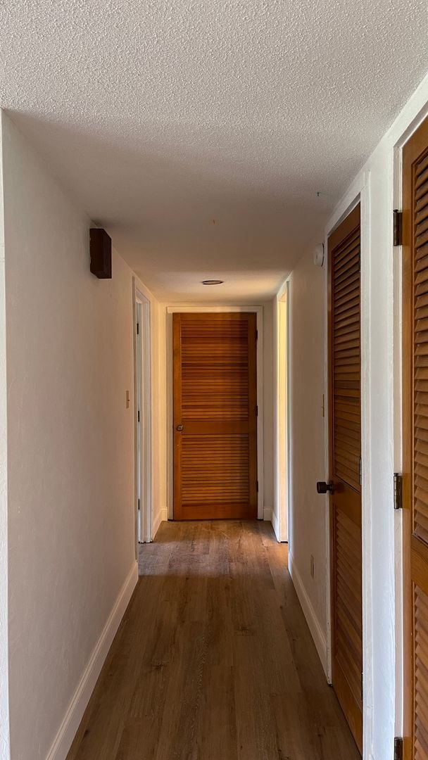 Building Photo - Priced Right!1 Bed 1 Bath Condo in Grenele...