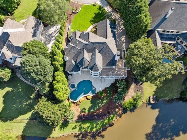 Building Photo - 675 Falls Lake Dr