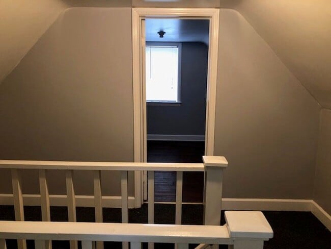 Building Photo - Great 4 Bedroom Home In Harper Woods