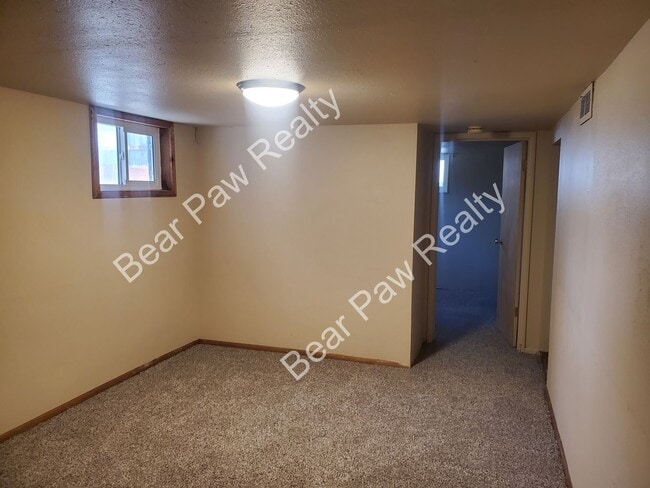 Building Photo - 1114/18 Converse Ave