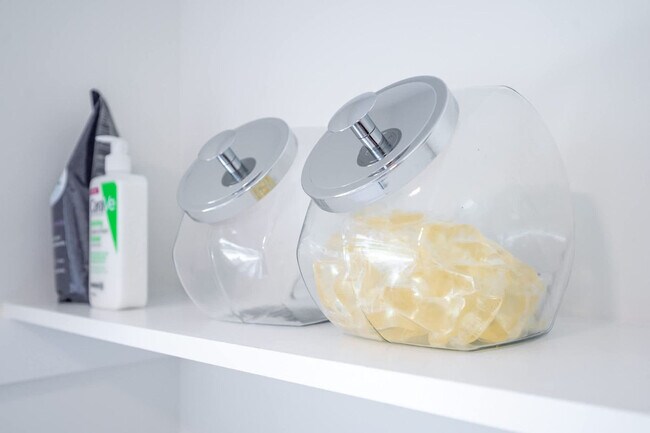 Building Photo - 2019 James St