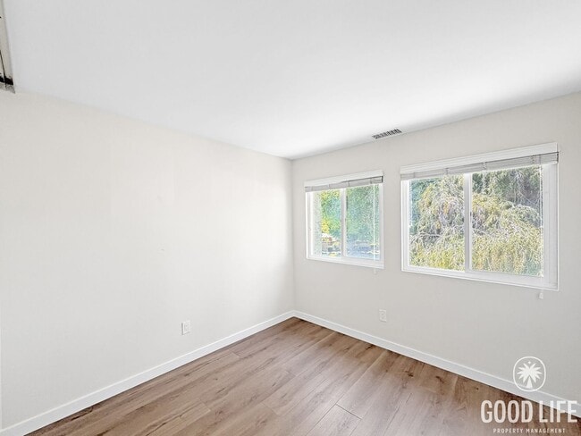 Building Photo - Modern 3BD/1.5BA Townhome in Tierrasanta with Kitchen Island, Private Yard, Pool & Tennis Court