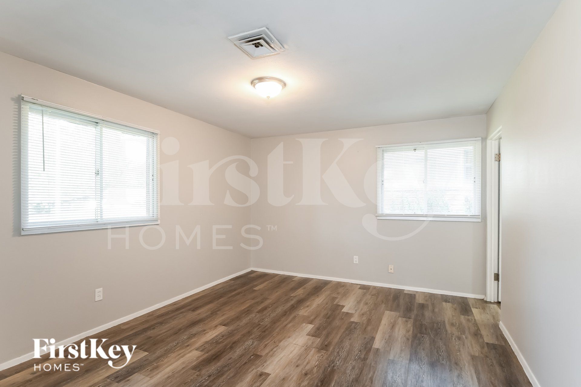 Building Photo - 440 Durwood Dr