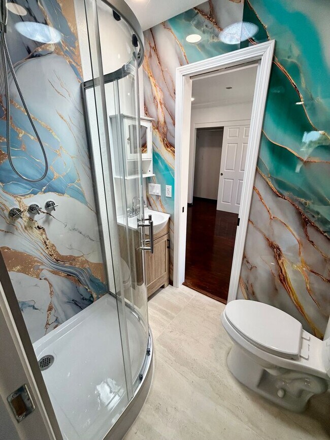 Building Photo - Charming 2 Bed / 2 Bath Coastal Retreat with Ocean Views in Ocean Beach