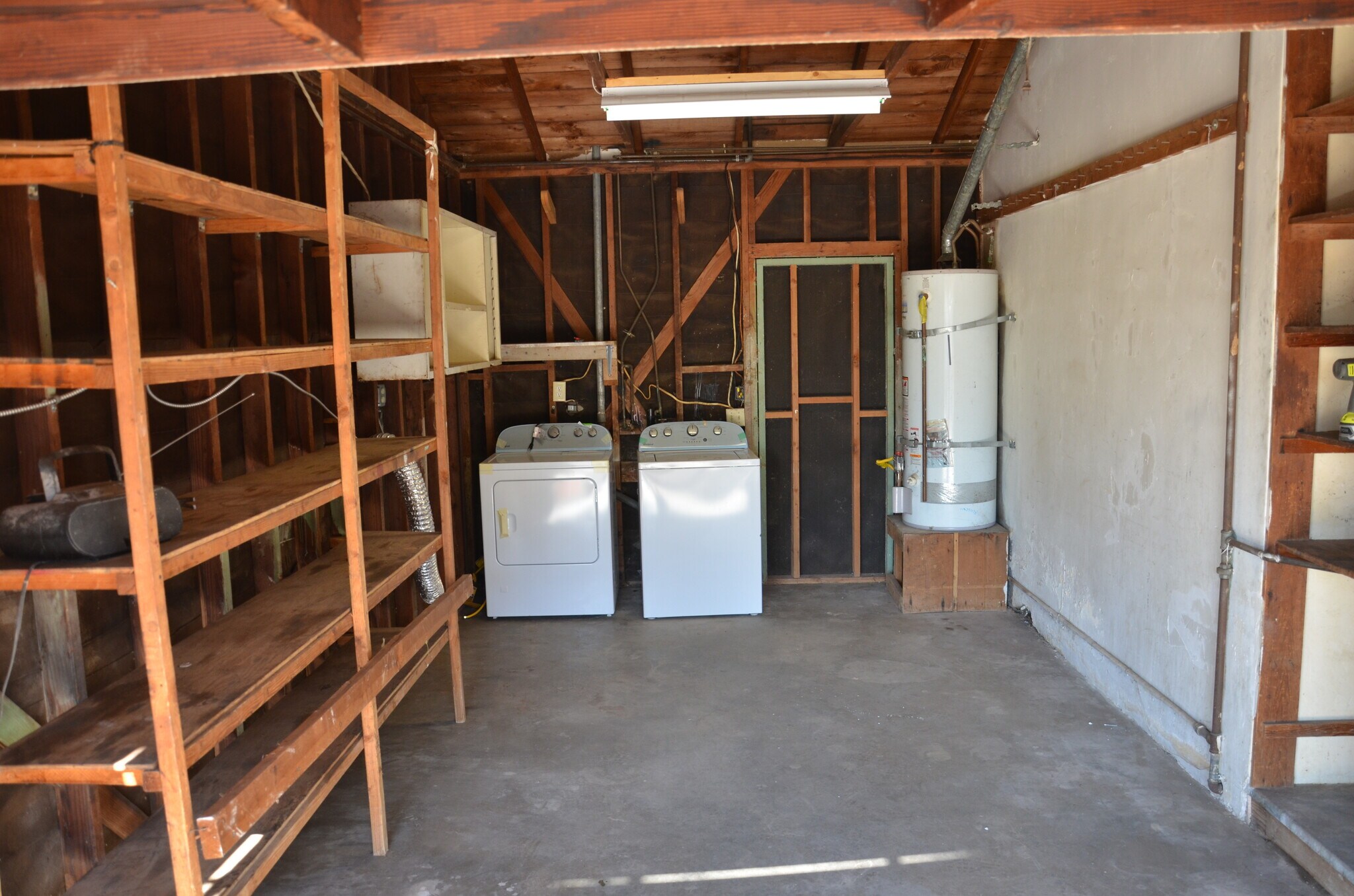 Building Photo - 731 W Elder St