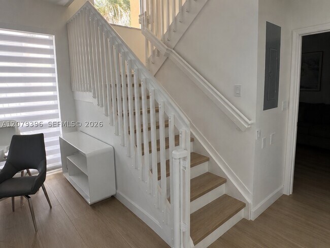 Building Photo - 744 SW 106th Ave