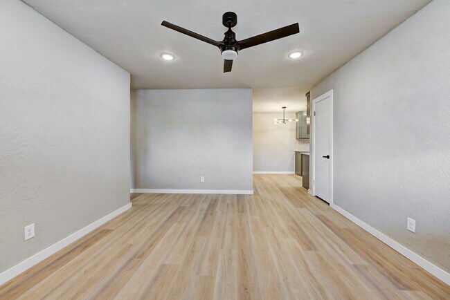Building Photo - 320 NW 86th St