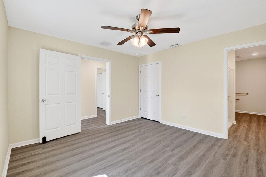 Building Photo - 857 W 3rd St