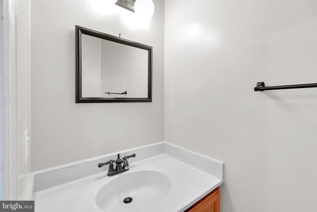 Building Photo - 5547 Cabat Lake Ct