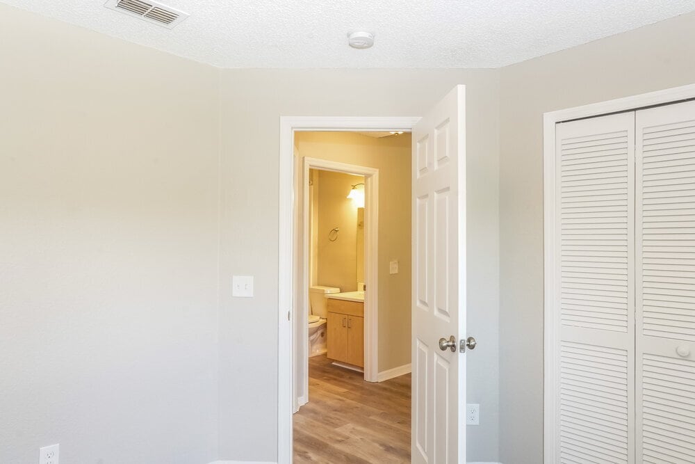 Building Photo - 1917 Excalibur Dr