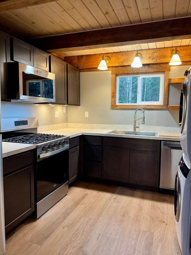 Building Photo - LONG-TERM RENTAL