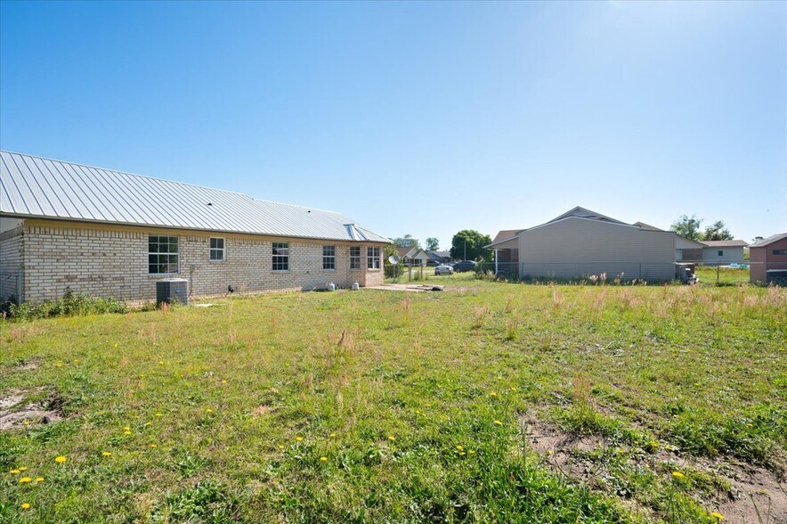 Building Photo - 756 Melissa Dr