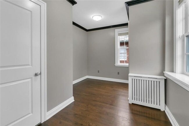 Building Photo - 26 East Pkwy