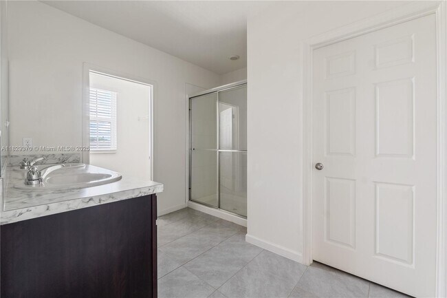 Building Photo - 5305 Fantasy Dr