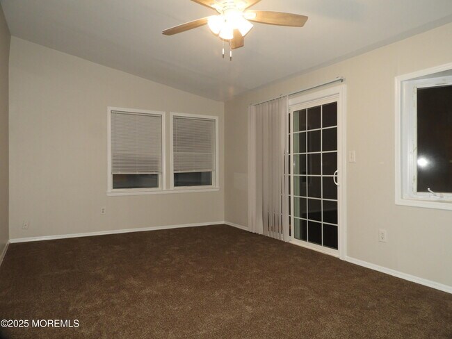 Building Photo - 330 Barcelona Dr