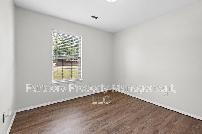 Building Photo - 3520 W Olive St