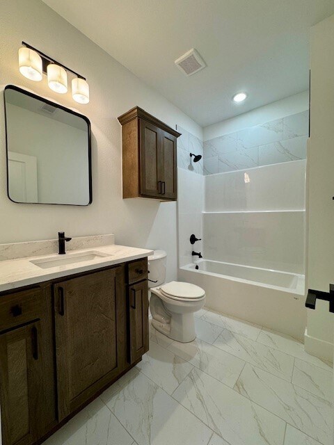 Building Photo - 12 Beneraird Ln