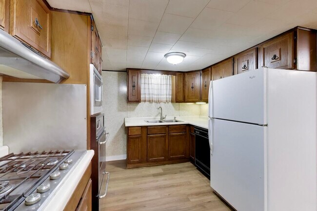 Building Photo - 8212 W Walsh Ln