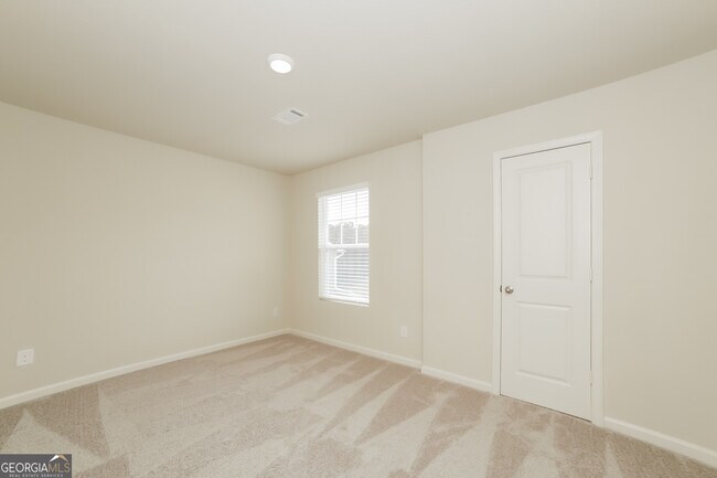 Building Photo - 334 Augusta Woods Dr