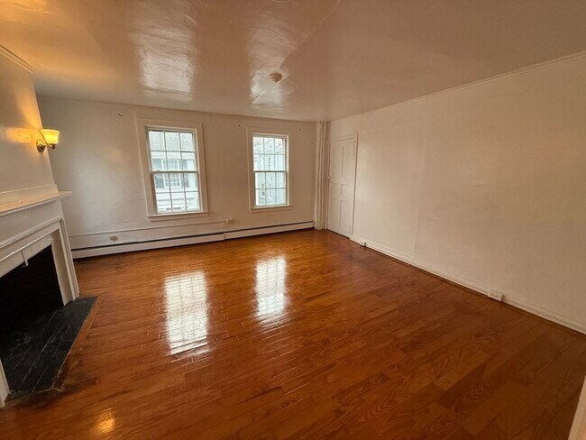 Building Photo - 18 Leyden St
