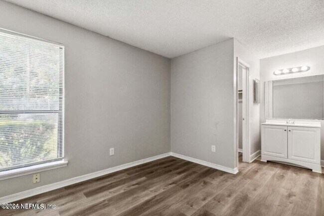Building Photo - 10200 Belle Rive Blvd