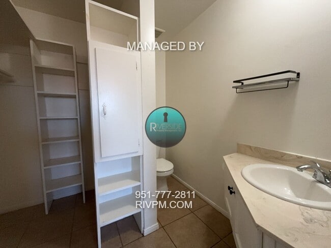 Building Photo - CHARMING 2-BEDROOM CONDO FOR RENT IN RIVER...