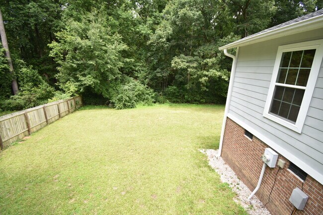 Building Photo - Coming Soon~ 3 Bedroom and 2 Bath- Great Outdoor Space (Pets Negotiable)