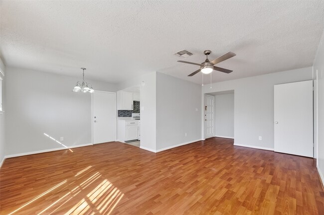 Building Photo - 4511 Bayou Vista Dr